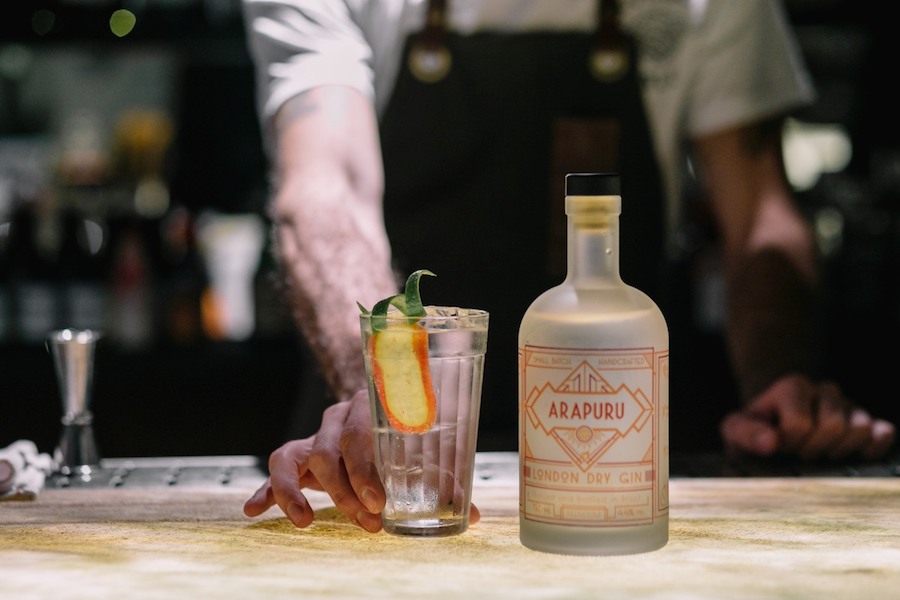 Arapuru London Dry Gin é o primeiro Gin do tipo produzido no Brasil.